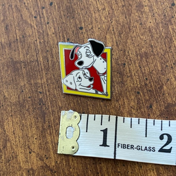 Disney Pin Cast Diamond Pongo & Perdita 101 Dalmatians Trading Pin - Picture 4 of 6